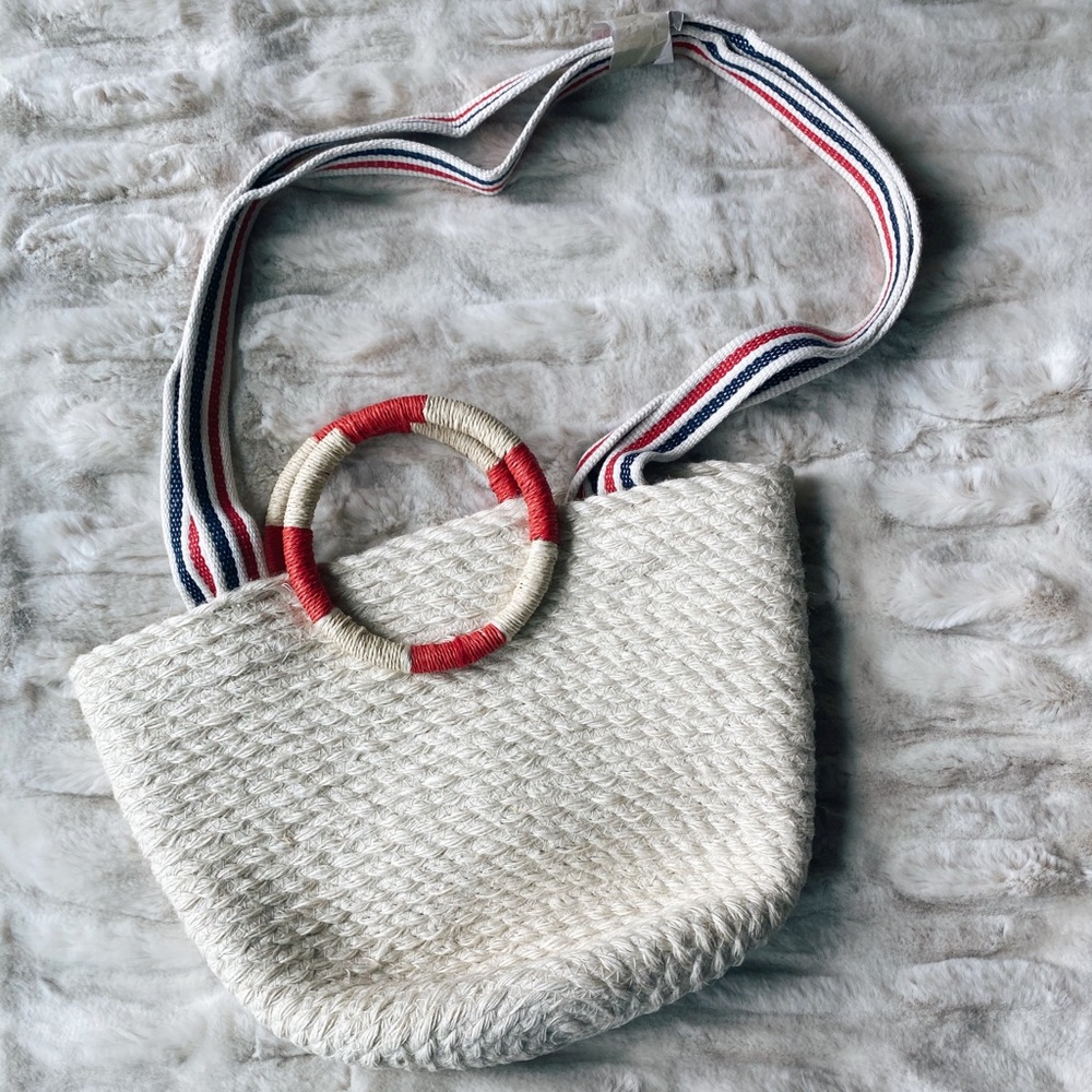NWT Gap Woven Straw Bucket Bag